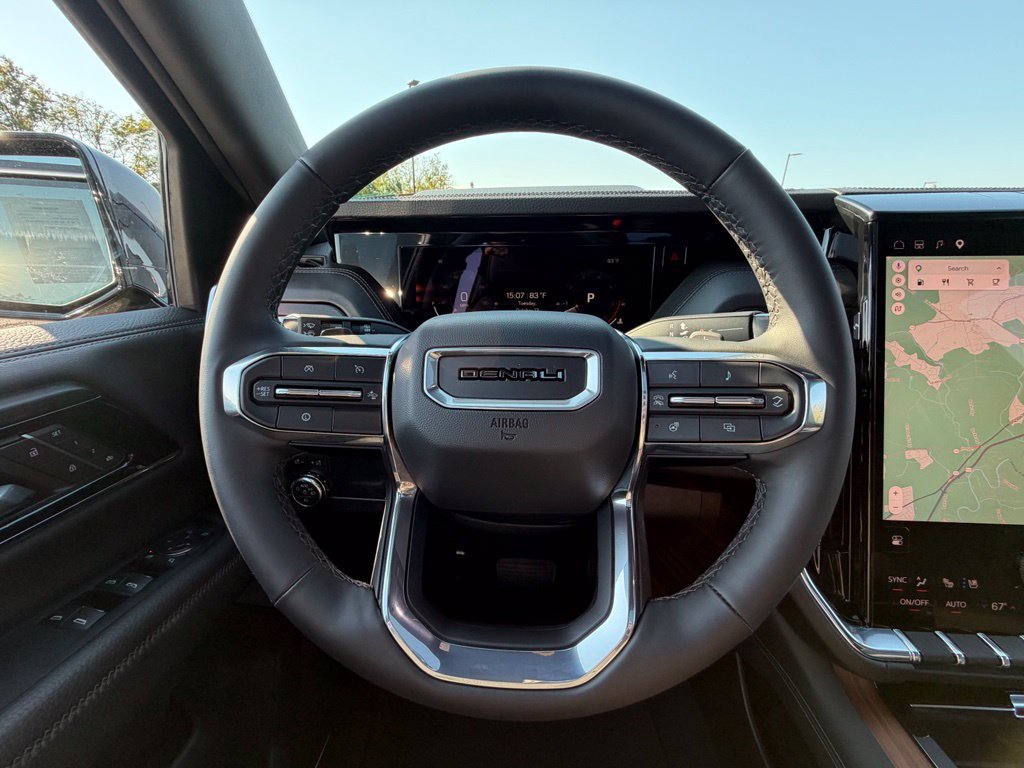 Used 2026 GMC Yukon Denali w/ Sun & Power Step Package AWD/4WD image 11