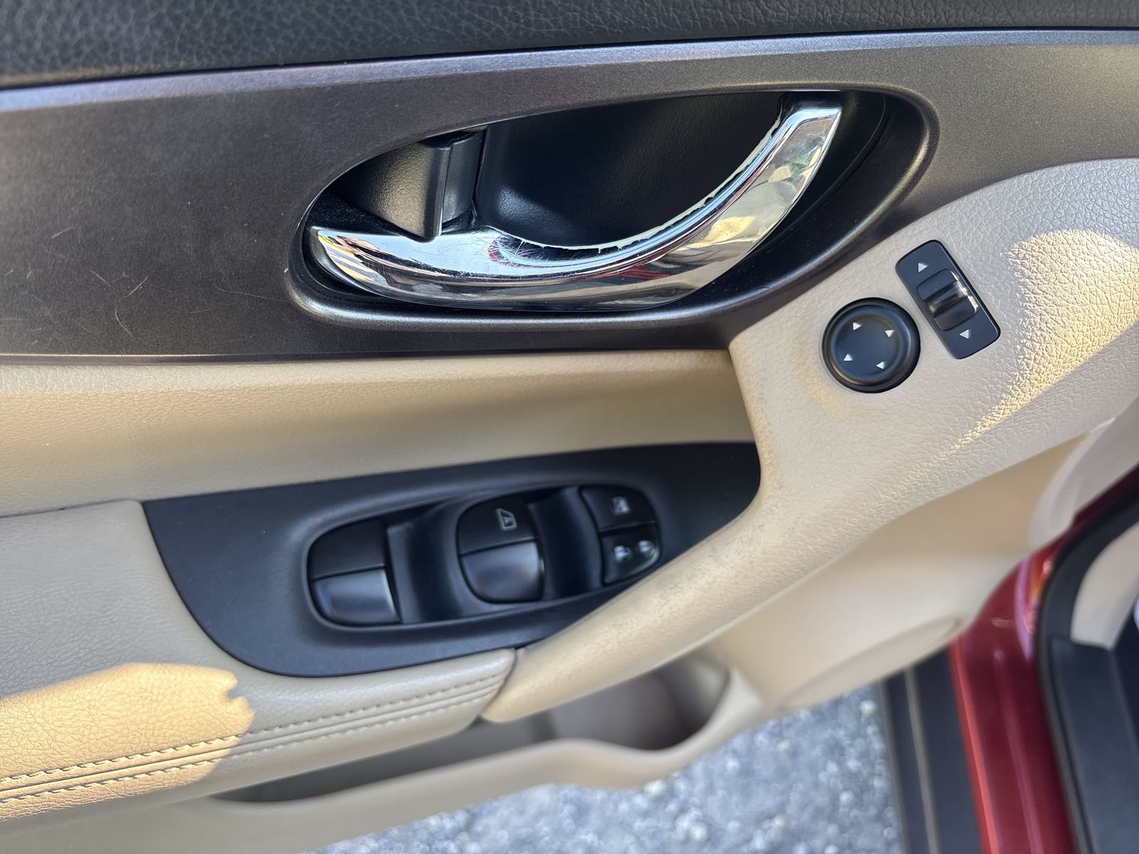 Used 2016 Nissan Rogue S w/ Appearance Package FWD image 16