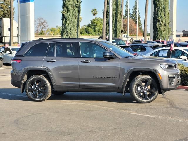 New 2026 Jeep Grand Cherokee Limited w/ Limited Altitude Package image 3