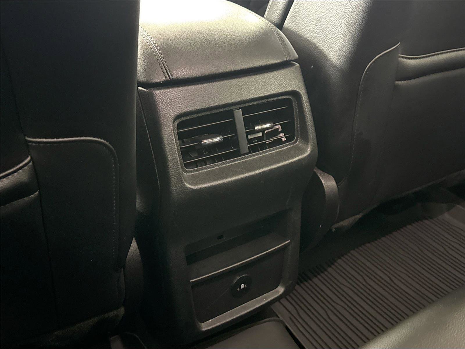 Used 2023 Ford Edge SEL image 33