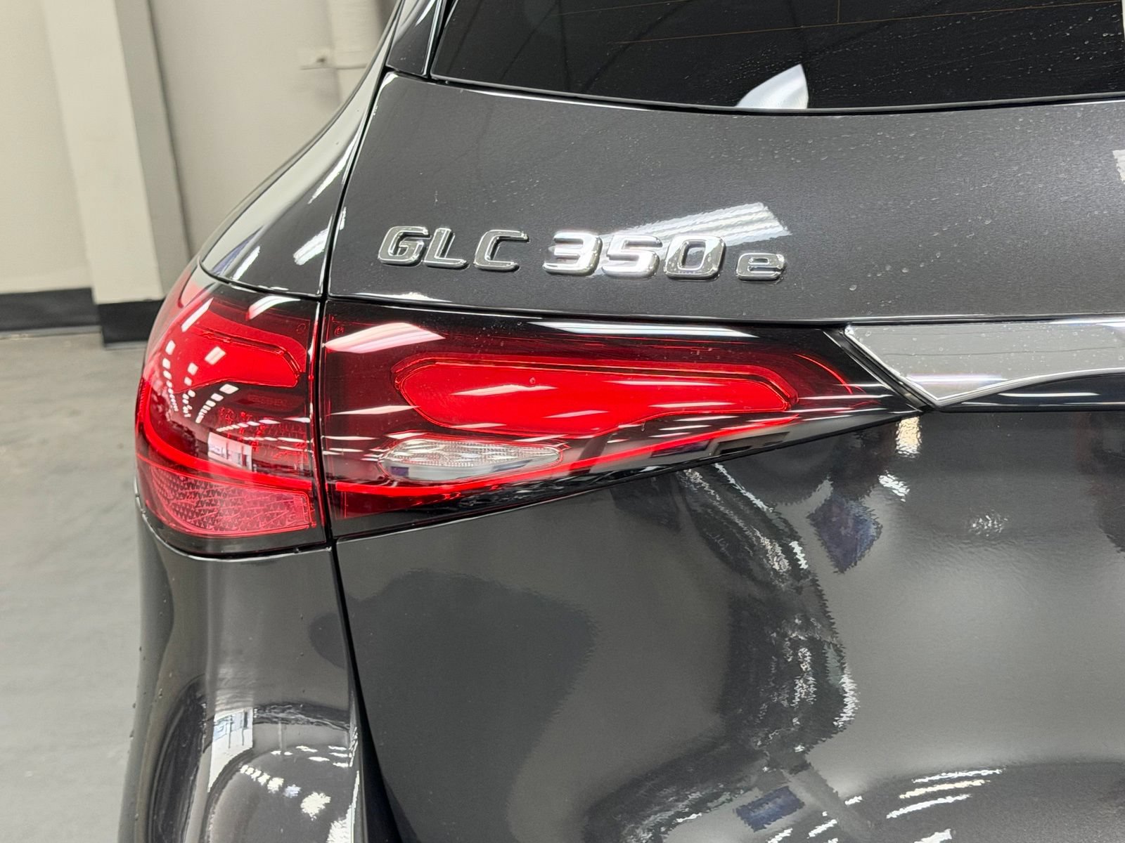 Used 2025 Mercedes-Benz GLC 350e 4MATIC image 14
