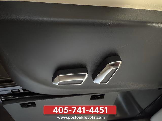 Used 2020 Mercedes-Benz Metris Passenger image 14