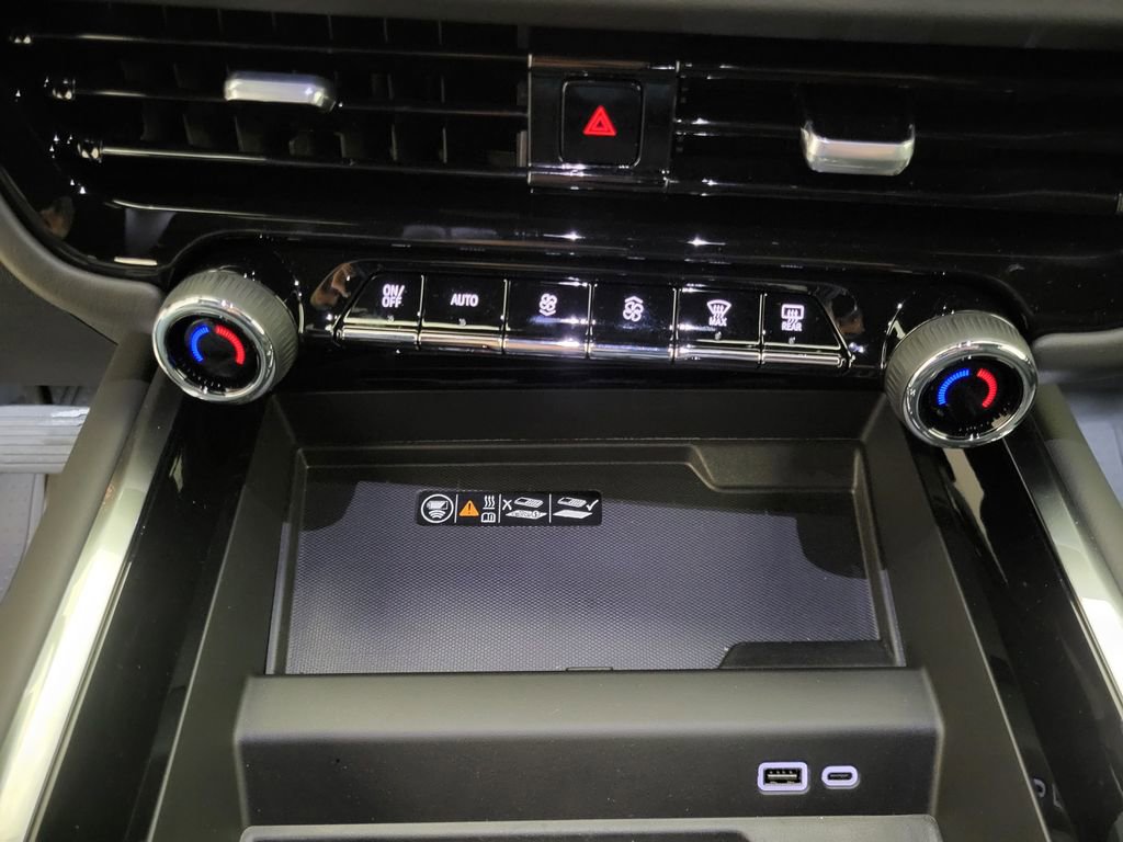 New 2026 Chevrolet Suburban LT w/ Comfort Package image 40