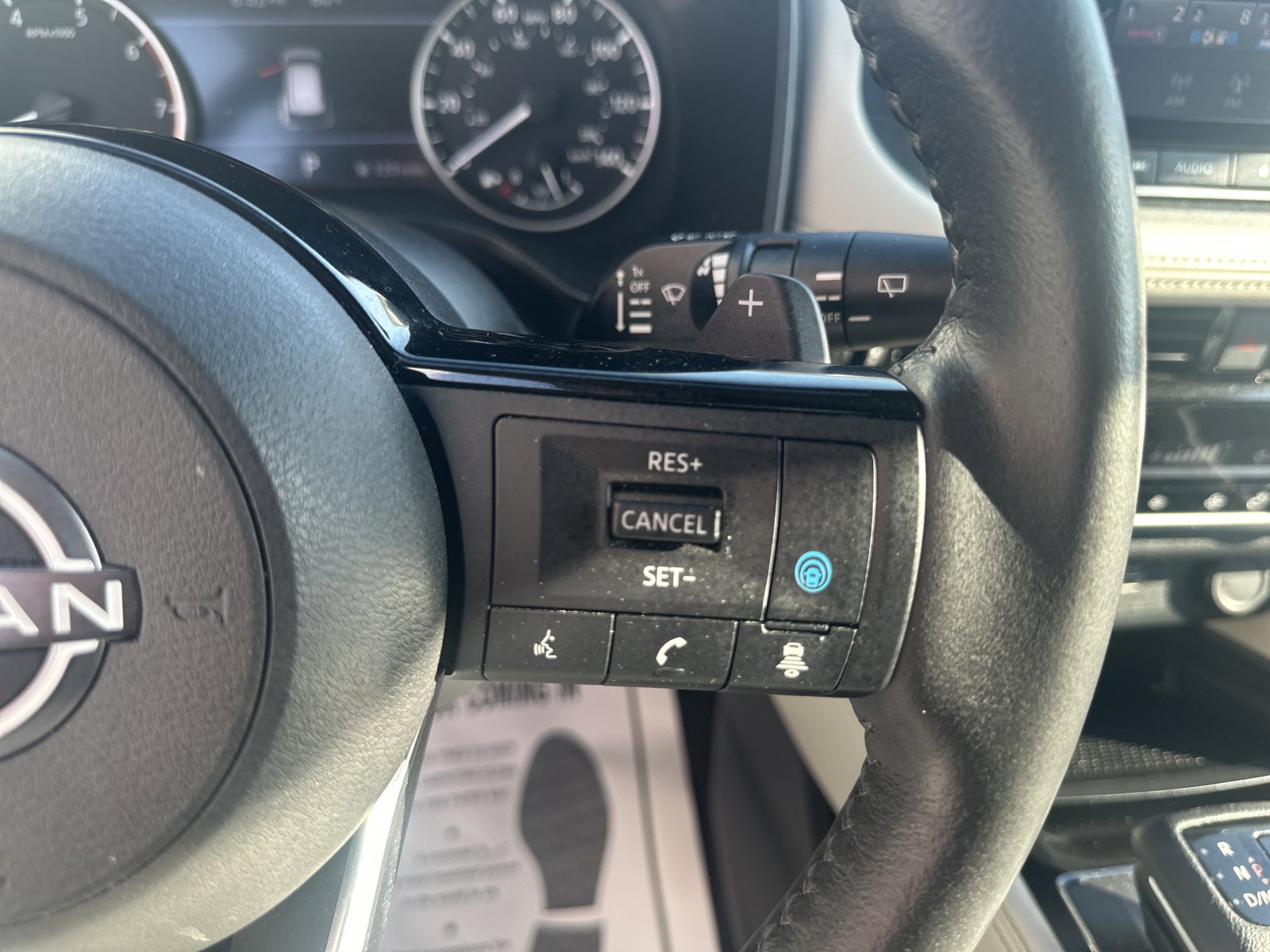 Used 2023 Nissan Rogue SL AWD/4WD image 12