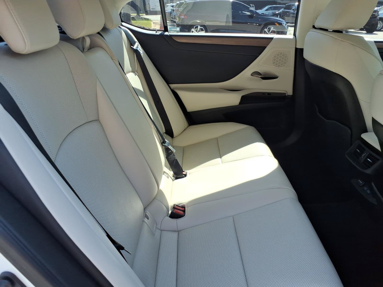 Used 2023 Lexus ES 350 w/ Premium Package FWD image 26