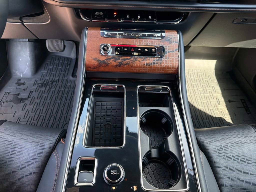 Used 2025 Lincoln Aviator Black Label AWD/4WD image 27