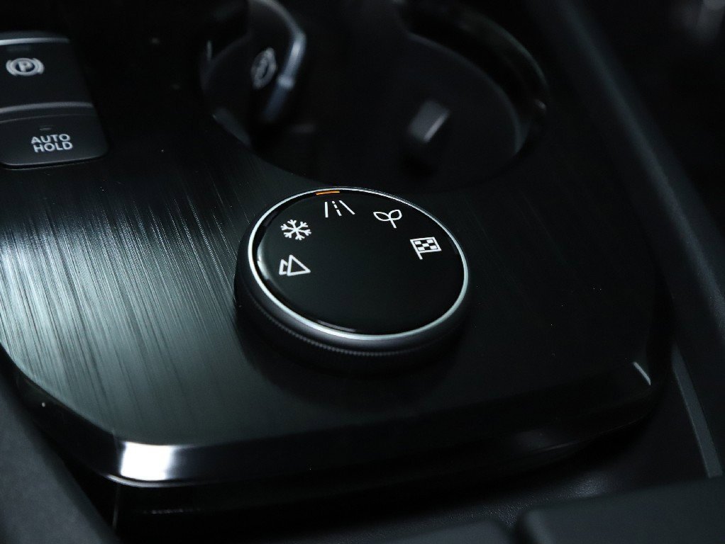 Used 2026 Nissan Rogue SV image 27