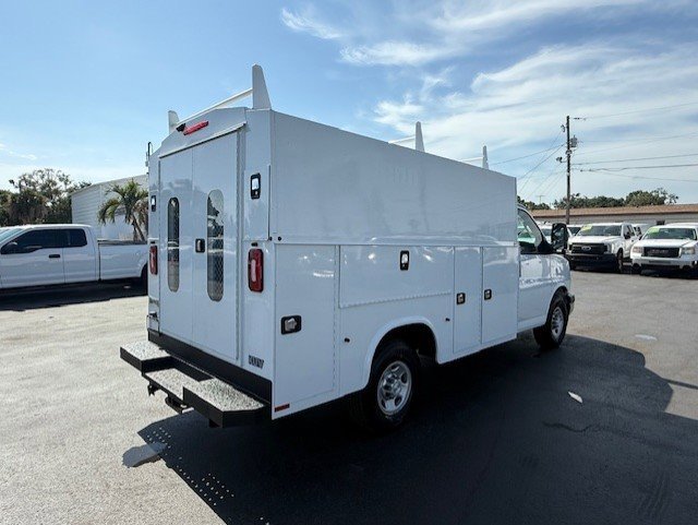 Used 2019 Chevrolet Express 3500 w/ Power Convenience Package image 6