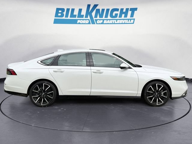 Used 2025 Honda Accord Touring image 6