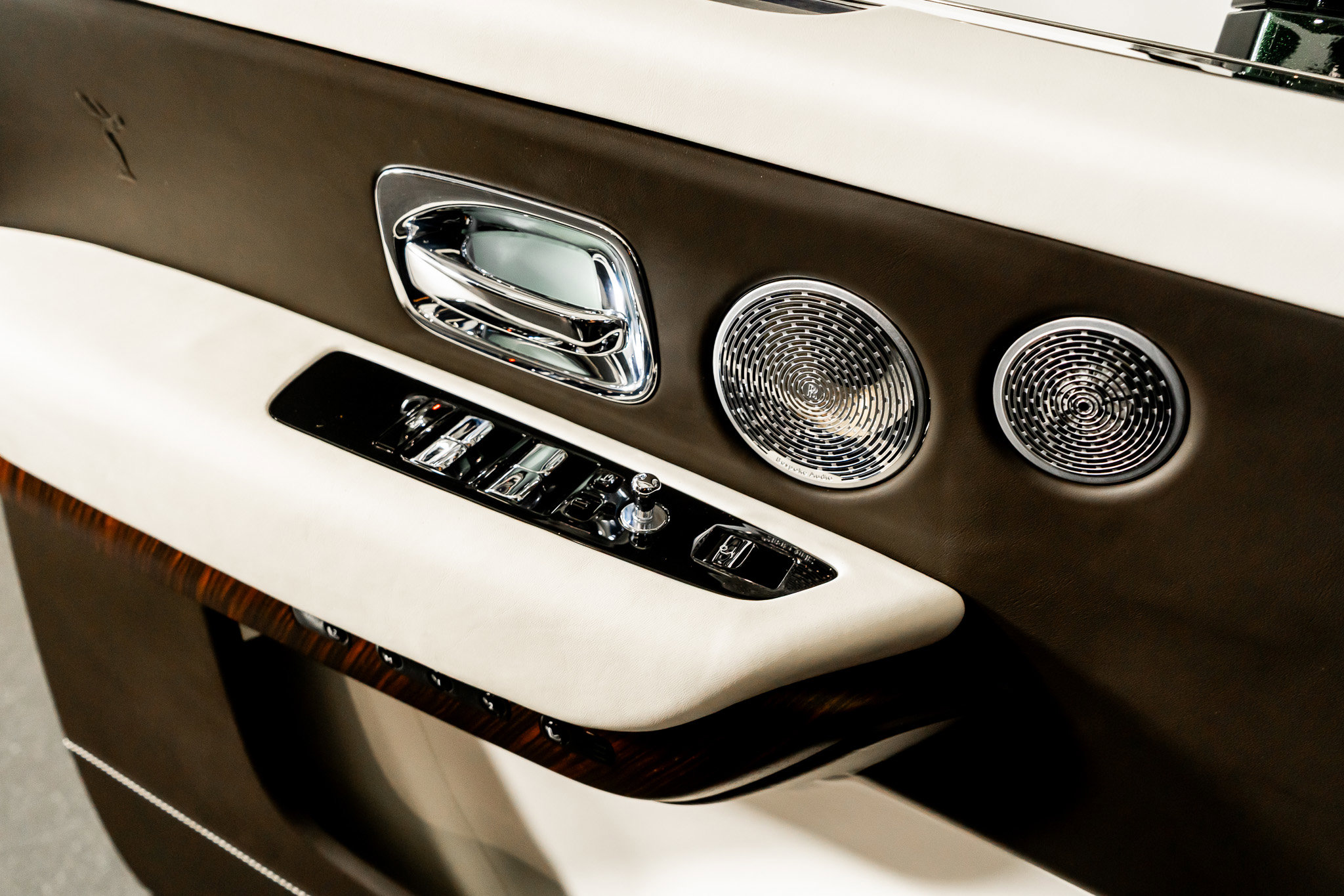 Used 2023 Rolls-Royce Cullinan w/ Cullinan Package image 51