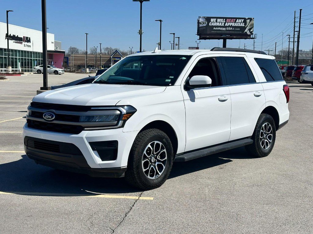 Used 2024 Ford Expedition XLT image 1