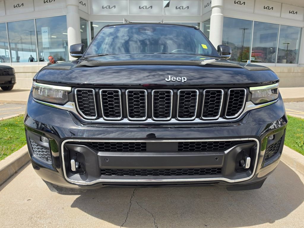 Used 2024 Jeep Grand Cherokee Overland w/ Trailer Tow Package AWD/4WD image 2