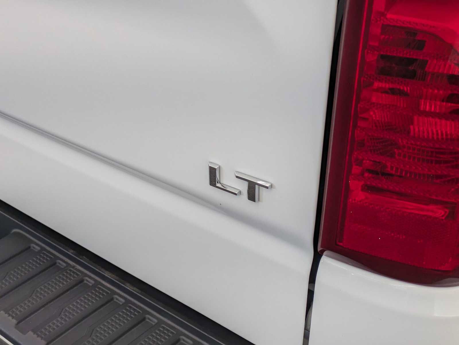 Used 2020 Chevrolet Silverado 1500 LT w/ All-Star Edition AWD/4WD image 12