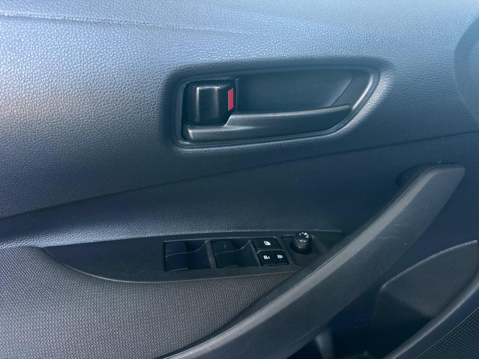 Used 2025 Toyota Corolla LE FWD image 10