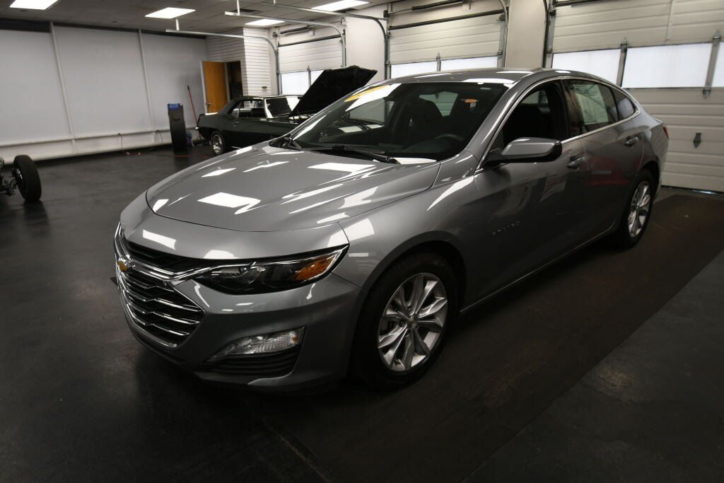 Used 2024 Chevrolet Malibu LT FWD image 3