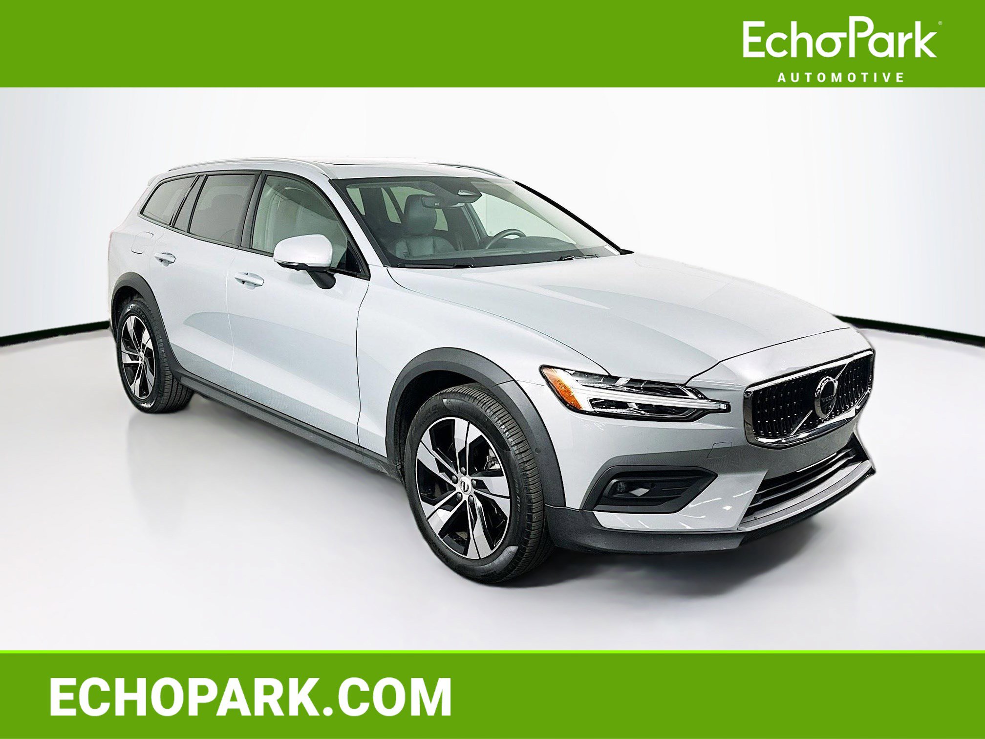 Used 2025 Volvo V60 B5 Cross Country Plus