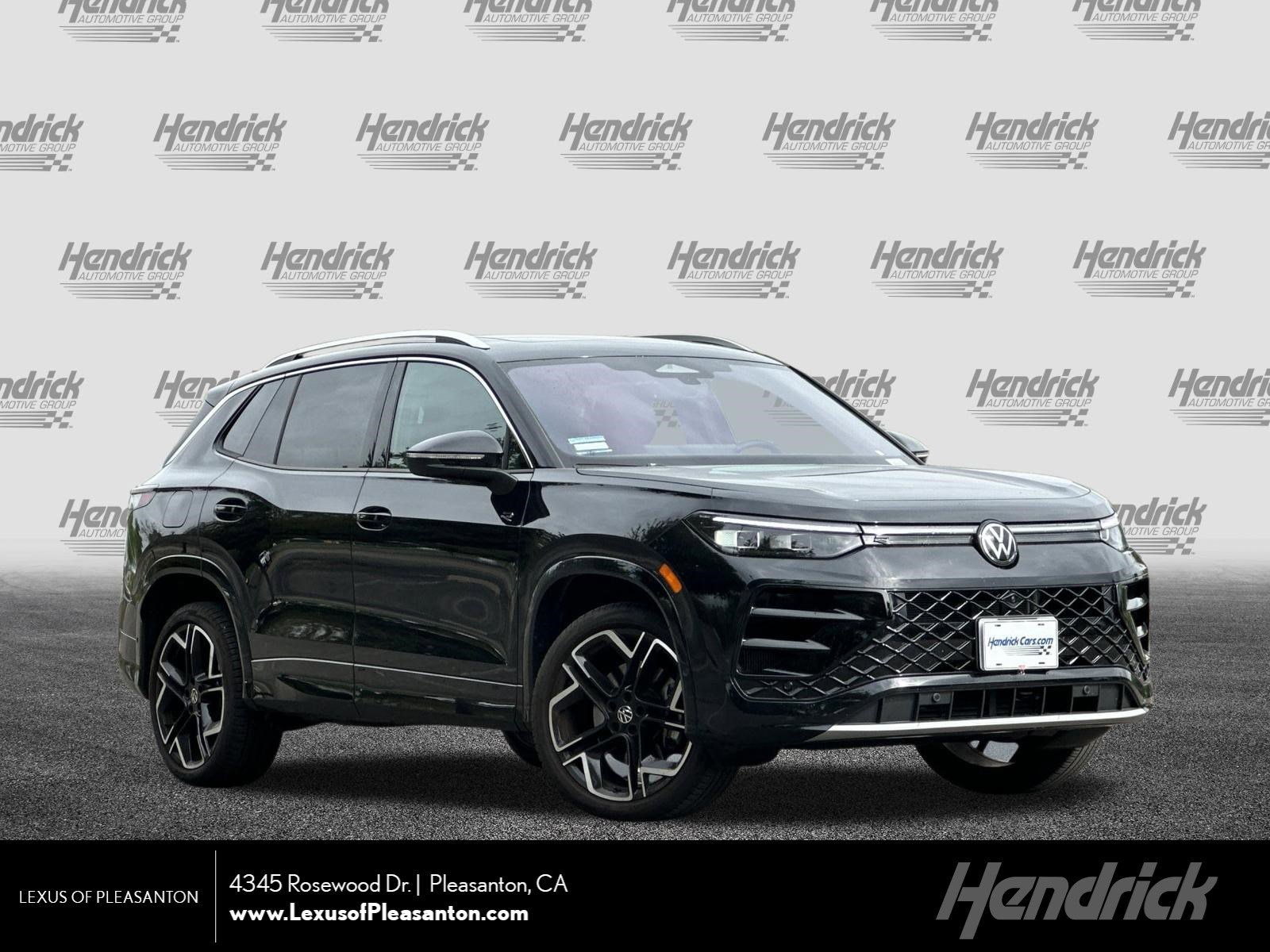 Used 2026 Volkswagen Tiguan SEL R-Line AWD/4WD image 1