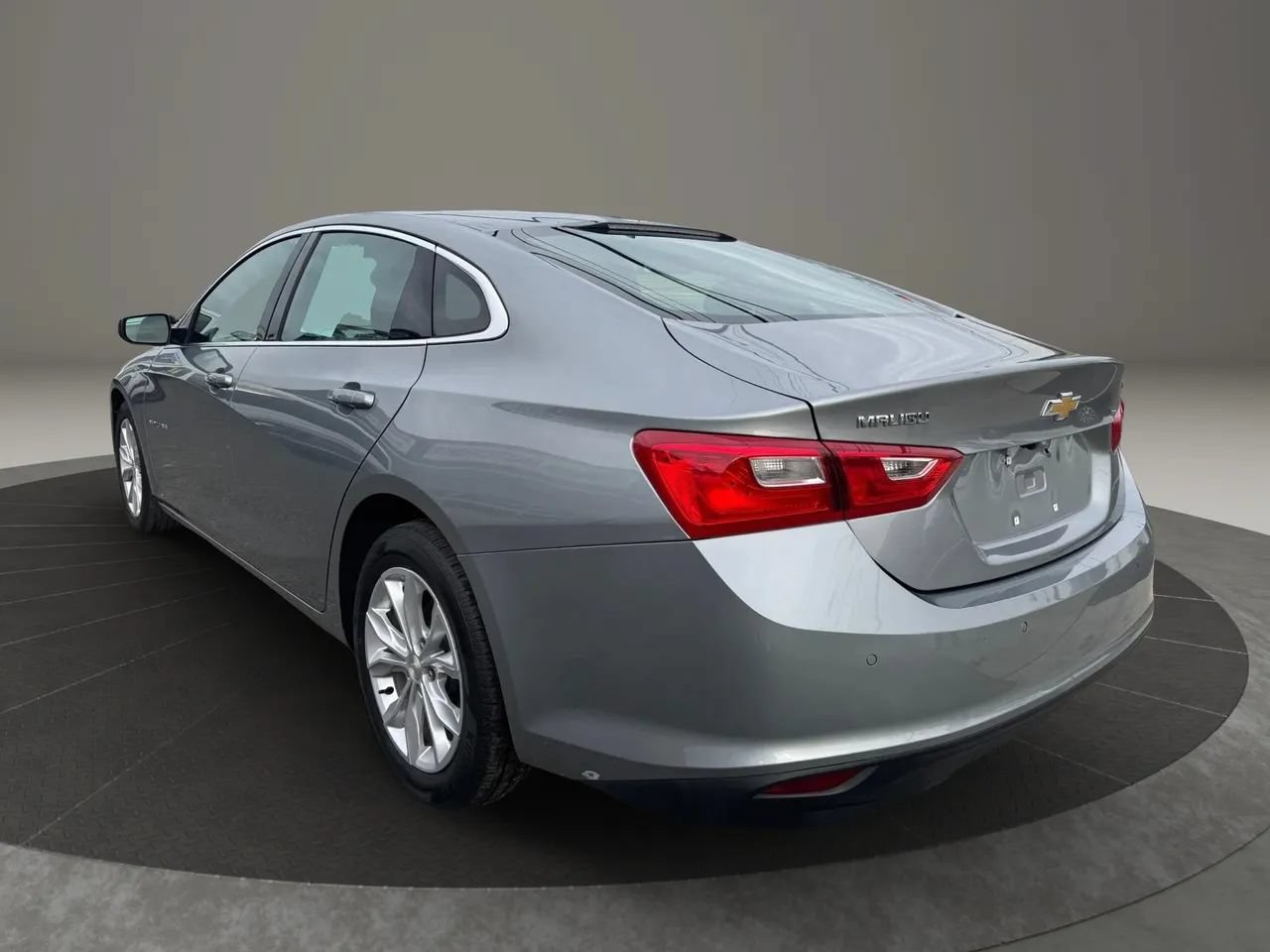 Used 2024 Chevrolet Malibu LT FWD image 7