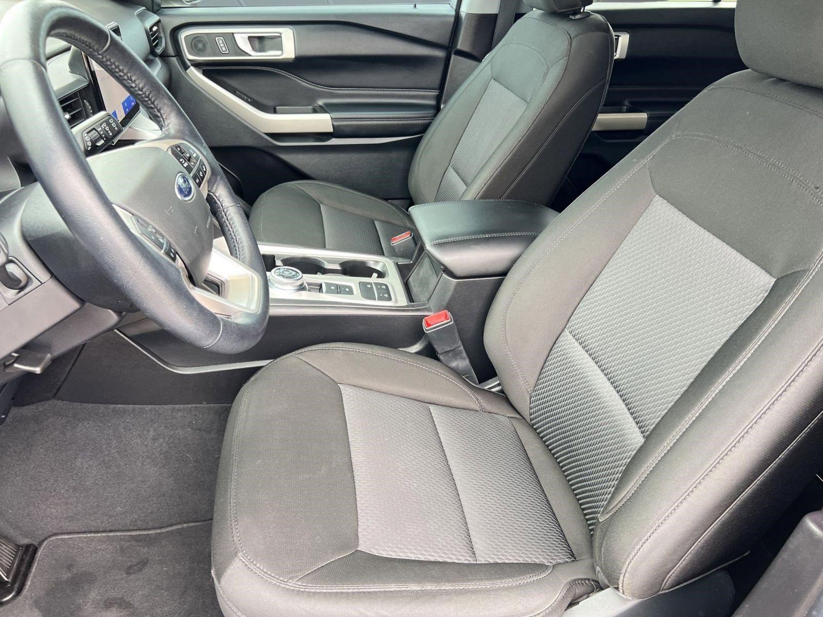 Used 2022 Ford Explorer XLT image 22