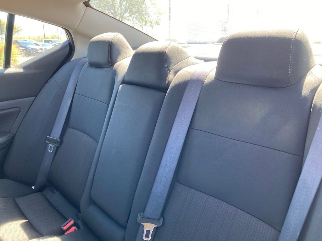 Used 2025 Nissan Altima 2.5 SV image 9