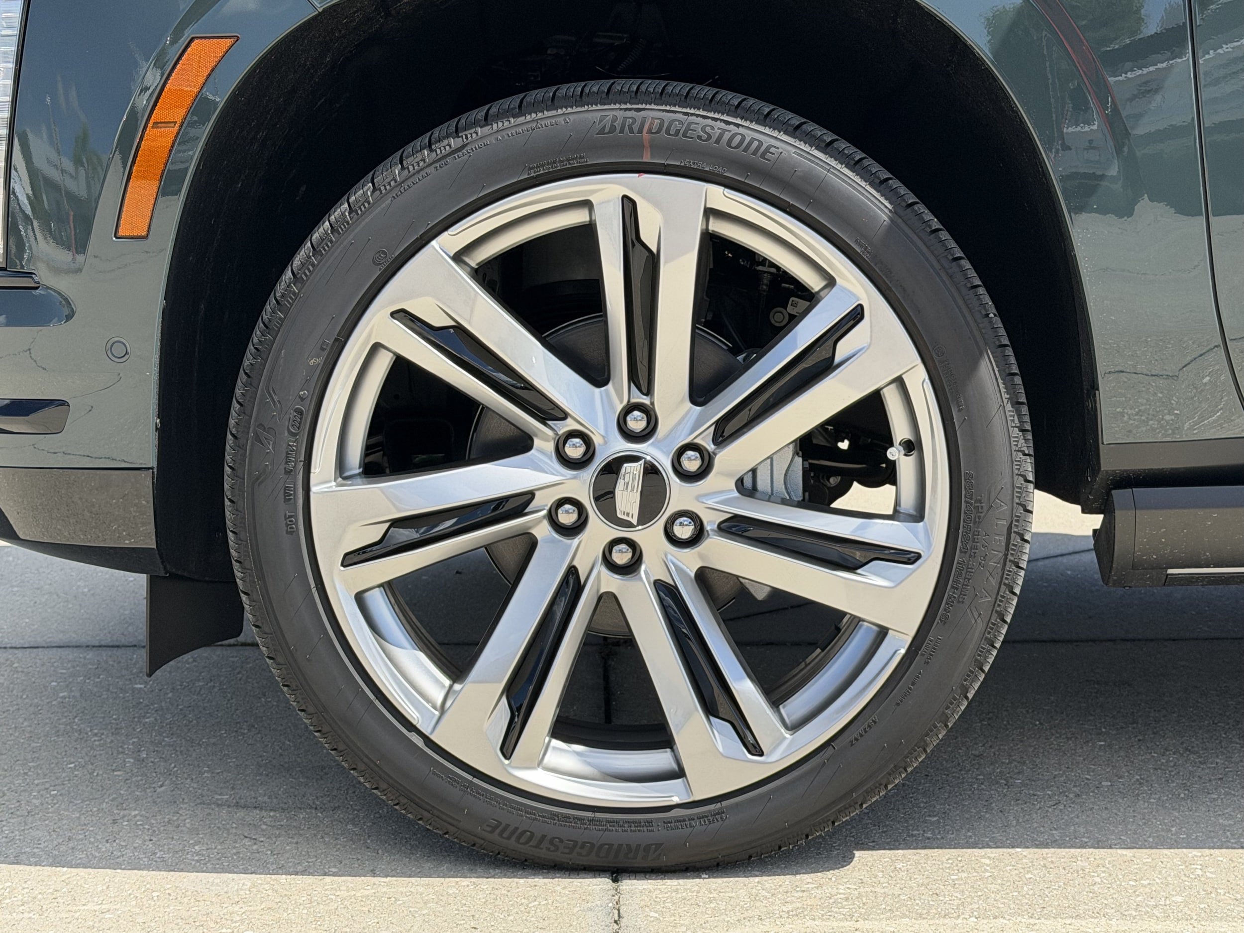 New 2026 Cadillac Escalade ESV Sport w/ Touring Package AWD/4WD image 36