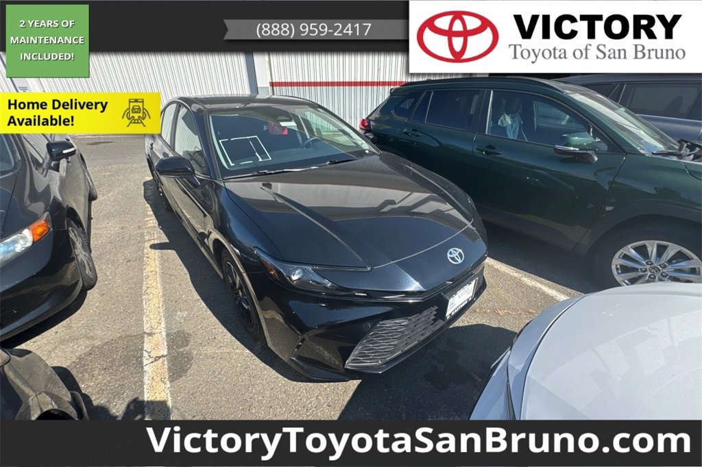 Certified 2025 Toyota Camry LE image 1