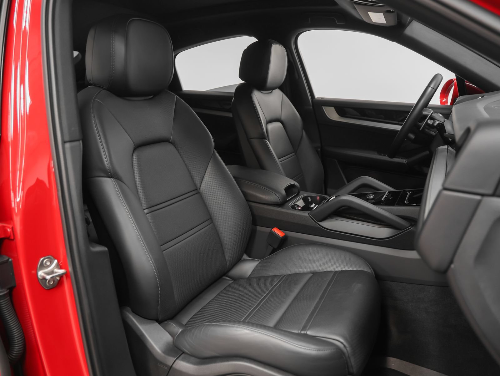 Certified 2024 Porsche Cayenne Coupe AWD/4WD image 20