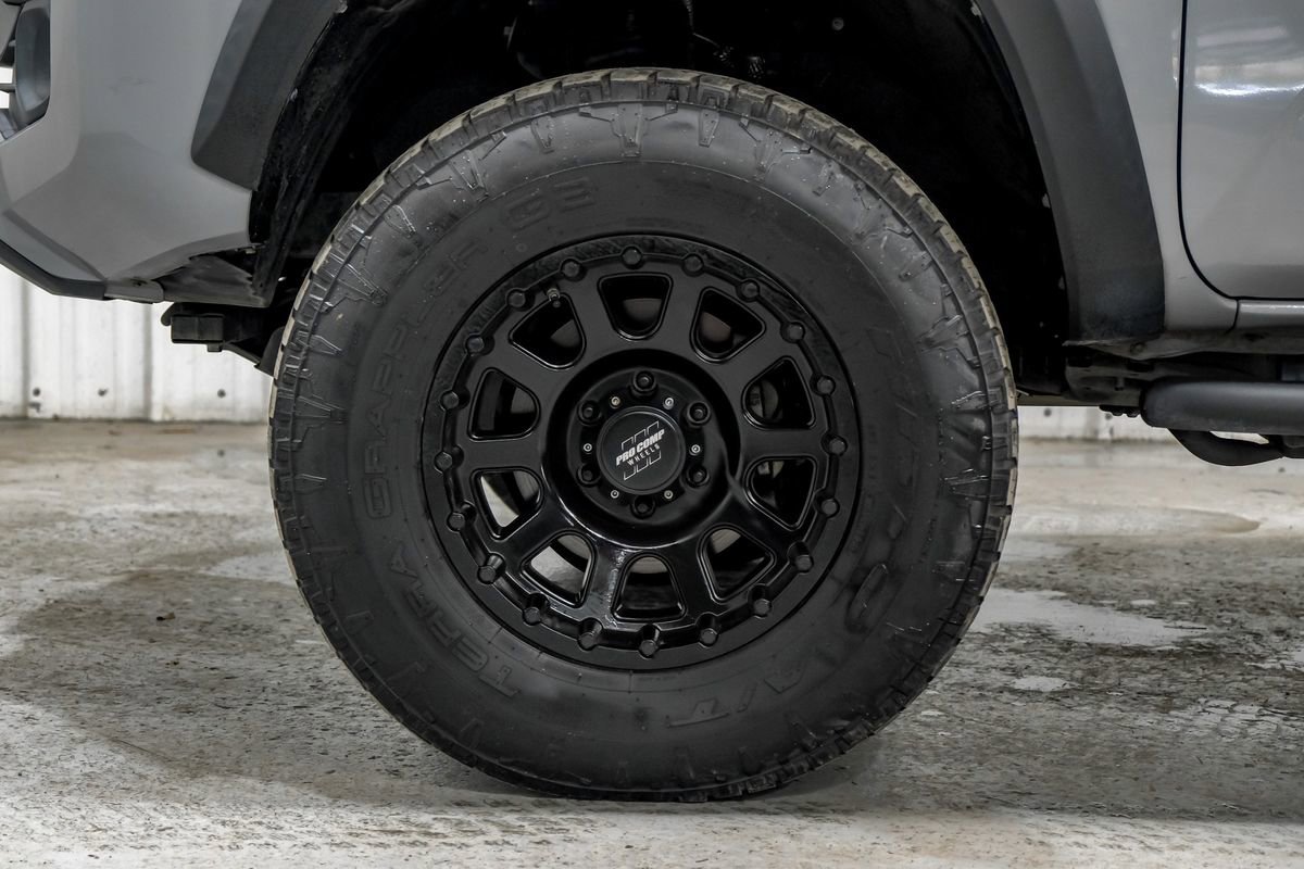 Used 2020 Toyota Tacoma TRD Off-Road w/ Advanced Technology Package image 61