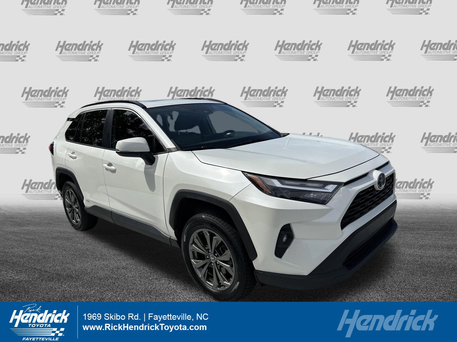 Used 2022 Toyota RAV4 XLE Premium AWD/4WD image 1