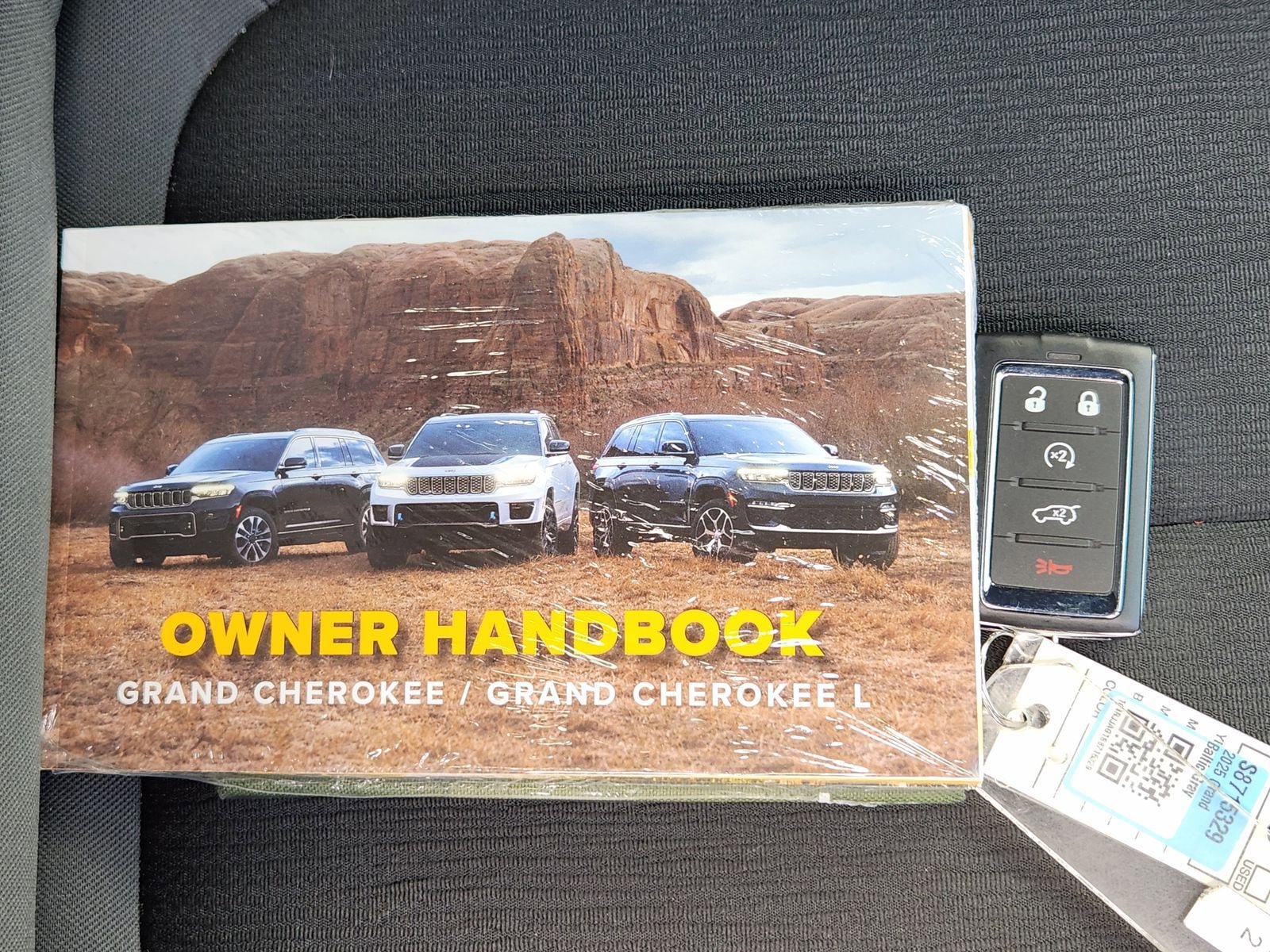New 2025 Jeep Grand Cherokee L Laredo w/ Luxury Tech Group I RWD image 42