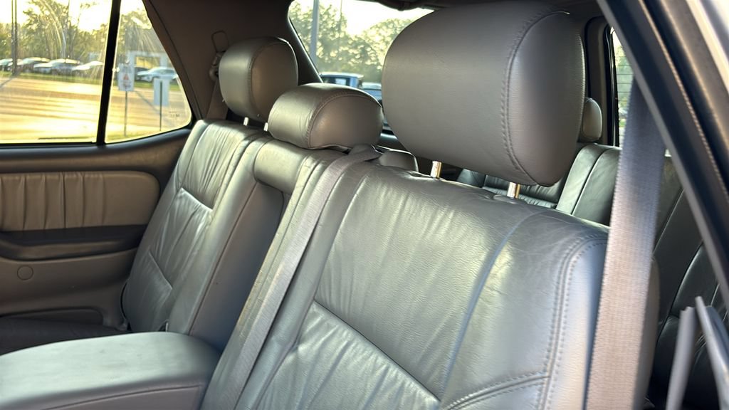 Used 2003 Toyota Sequoia Limited RWD image 11