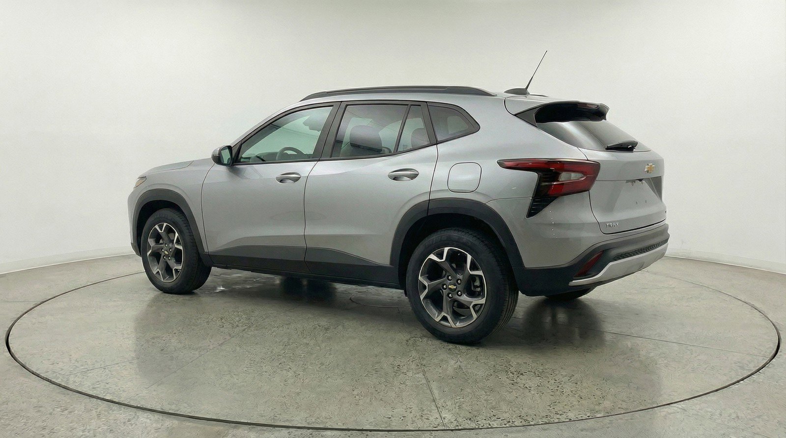 Used 2025 Chevrolet Trax LT w/ LT Convenience Package image 6