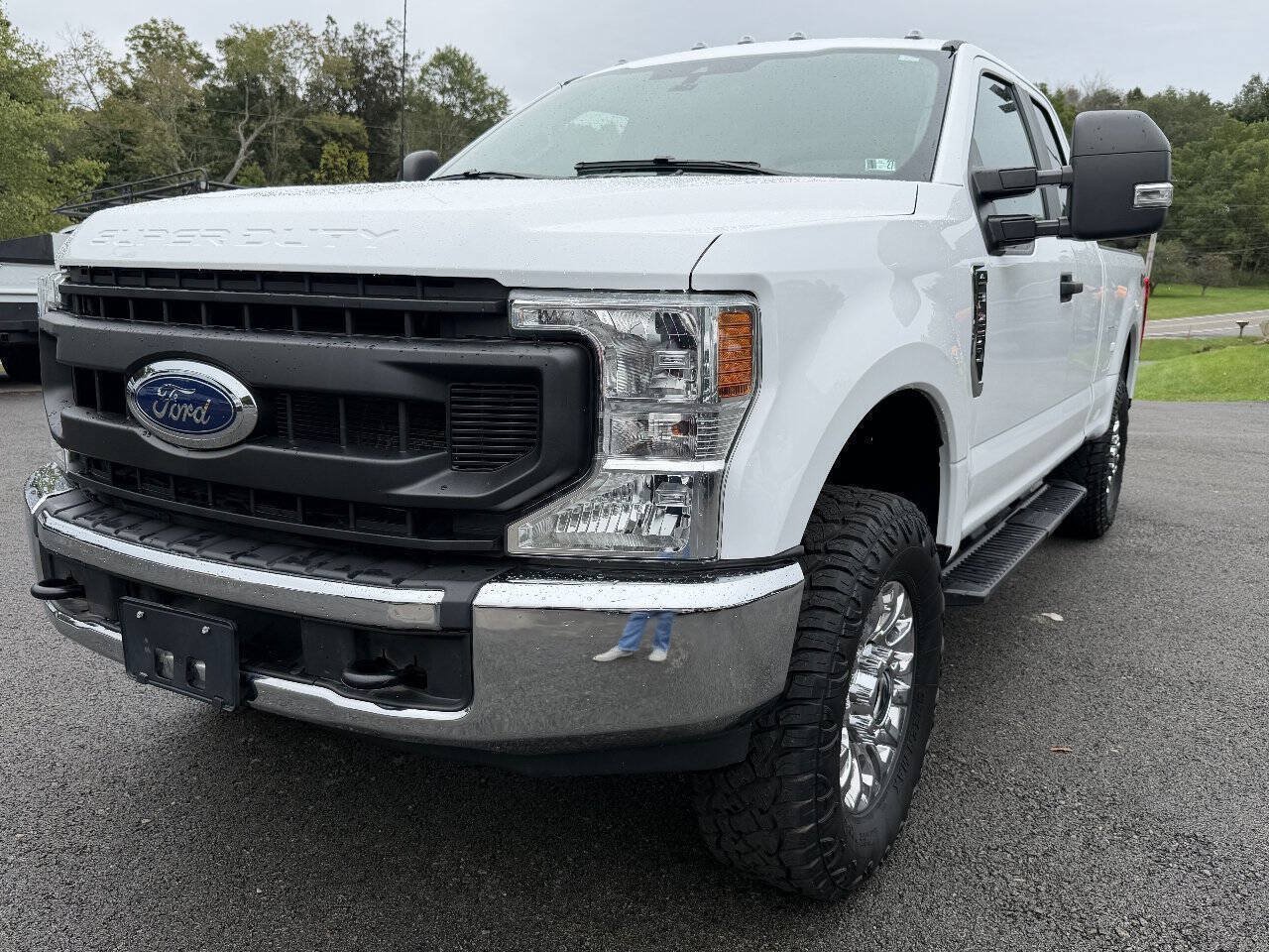 Used 2022 Ford F250 XL w/ Power Equipment Group AWD/4WD image 4