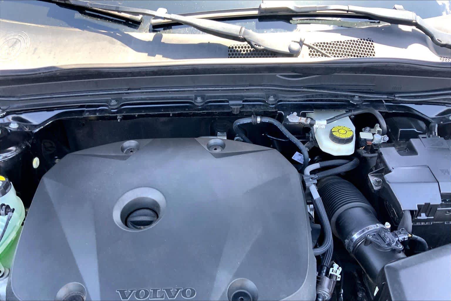 Used 2021 Volvo XC40 T5 R-Design w/ Protection Package Premier AWD/4WD image 32