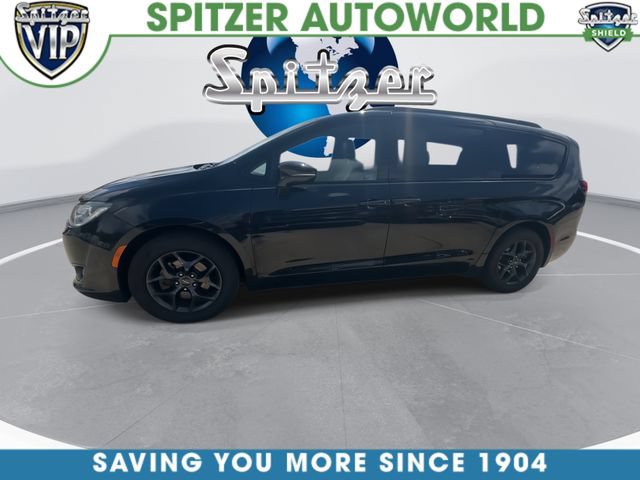 Used 2018 Chrysler Pacifica Limited w/ S Appearance Package FWD image 6