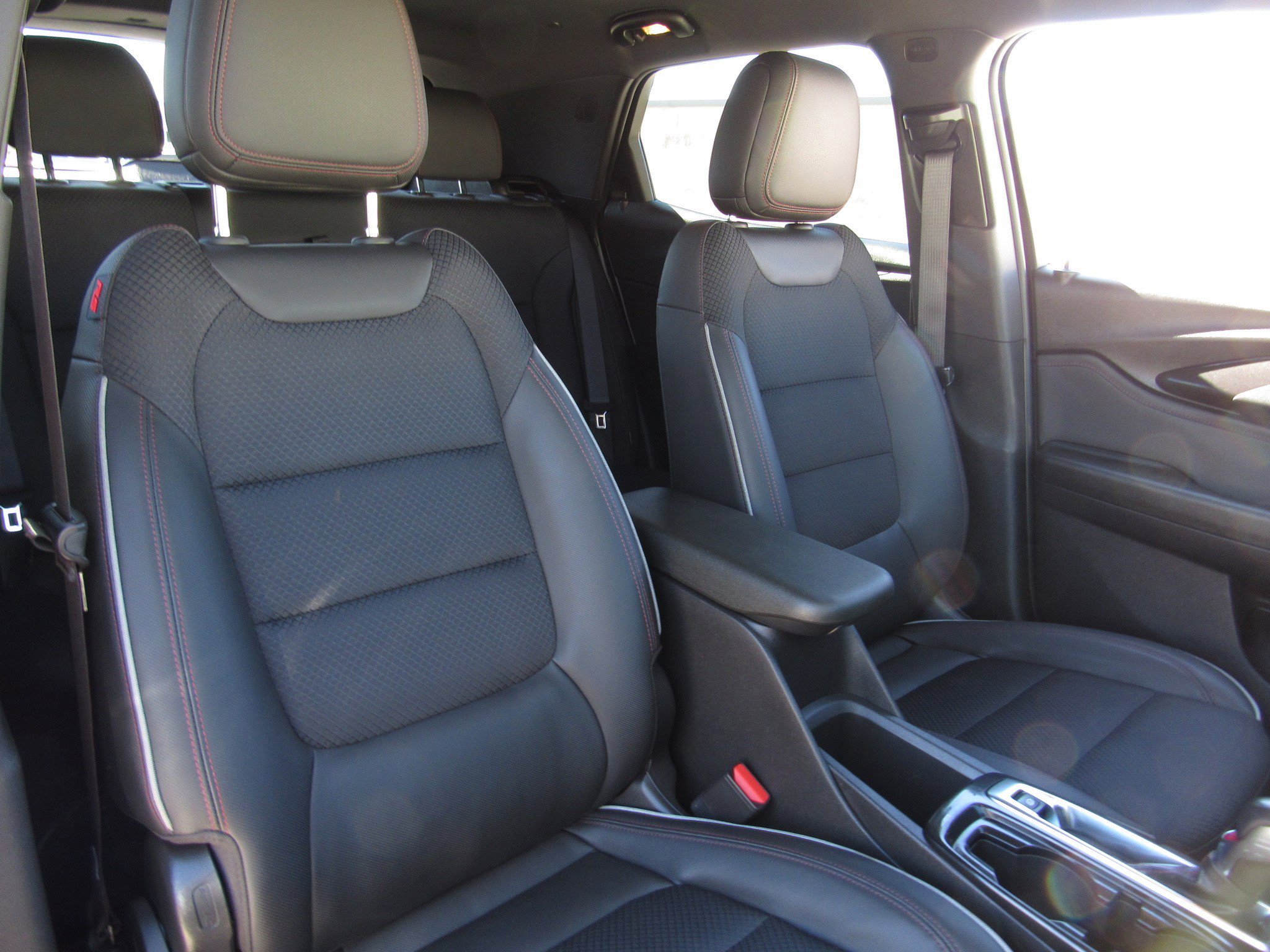 Used 2023 Chevrolet TrailBlazer RS w/ Sun and Liftgate Package image 11