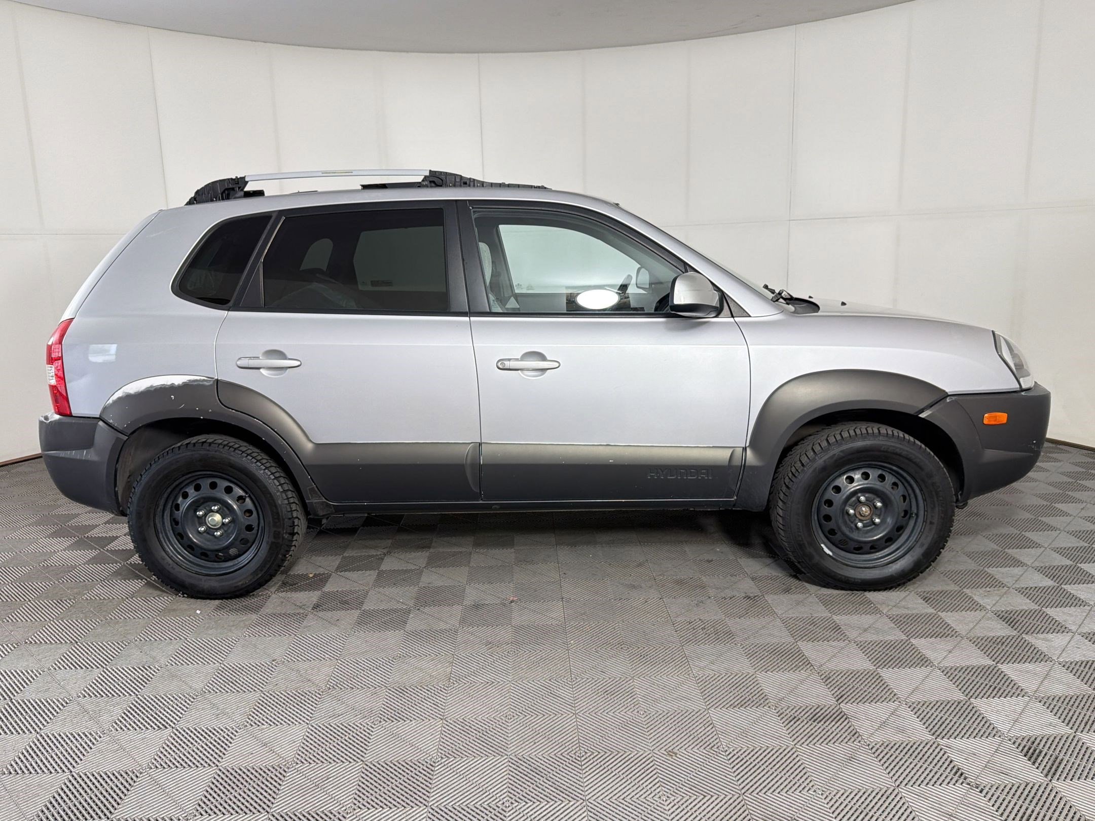 Used 2005 Hyundai Tucson LX FWD image 8