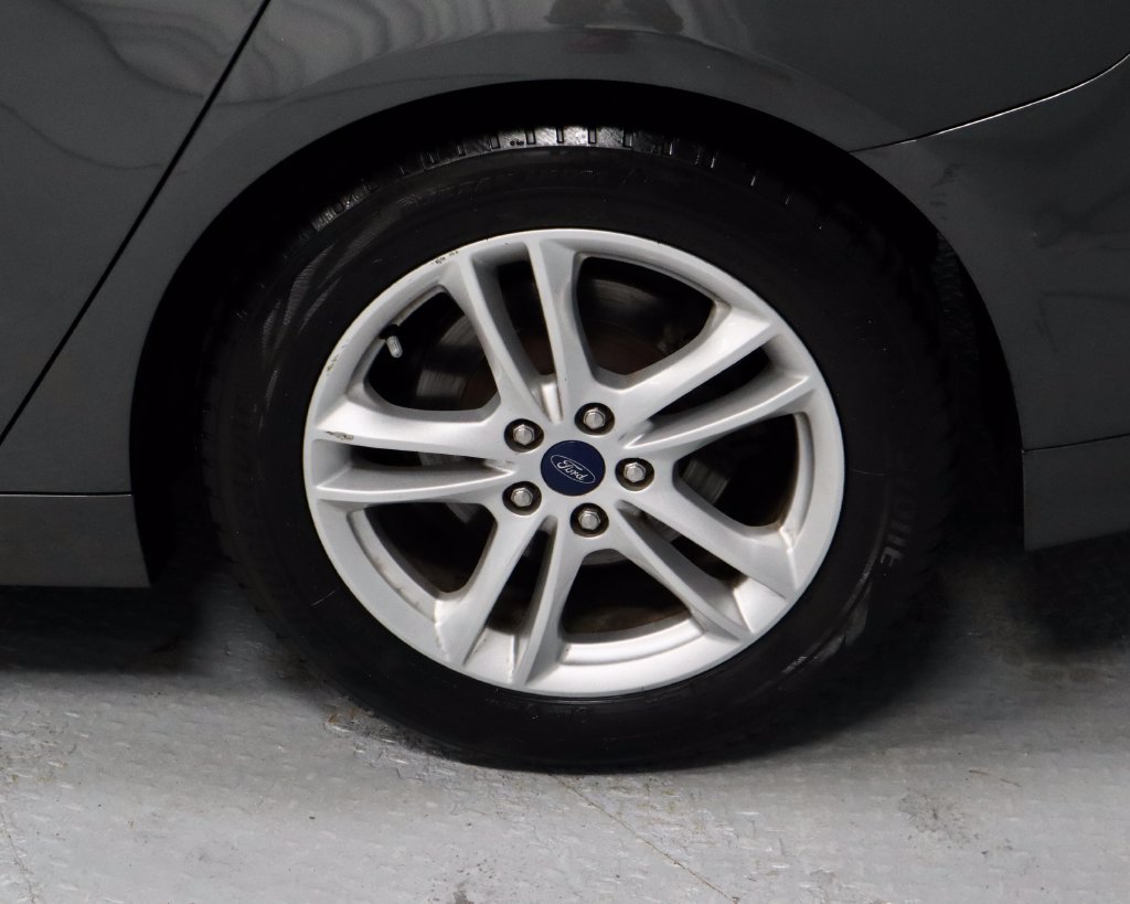 Used 2018 Ford Fusion SE FWD image 19