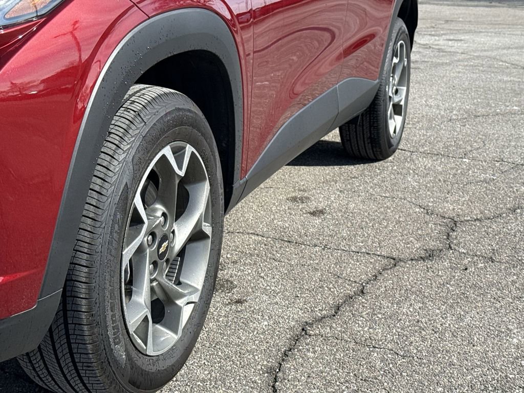 Used 2025 Chevrolet Trax LT w/ Driver Confidence Package image 18