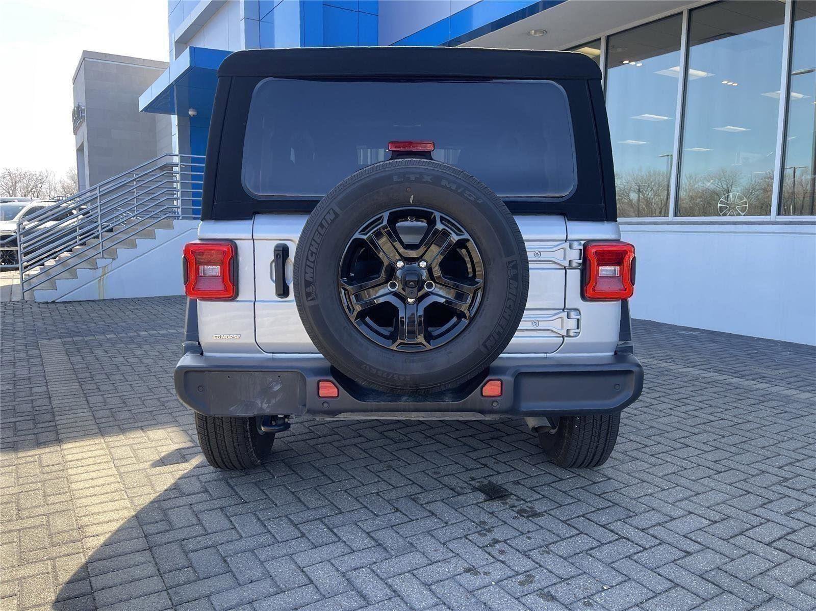 Used 2023 Jeep Wrangler Sport AWD/4WD image 4