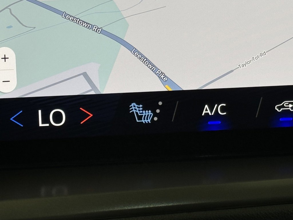 New 2026 Chevrolet Traverse LT w/ Sun and Wheel Package image 39