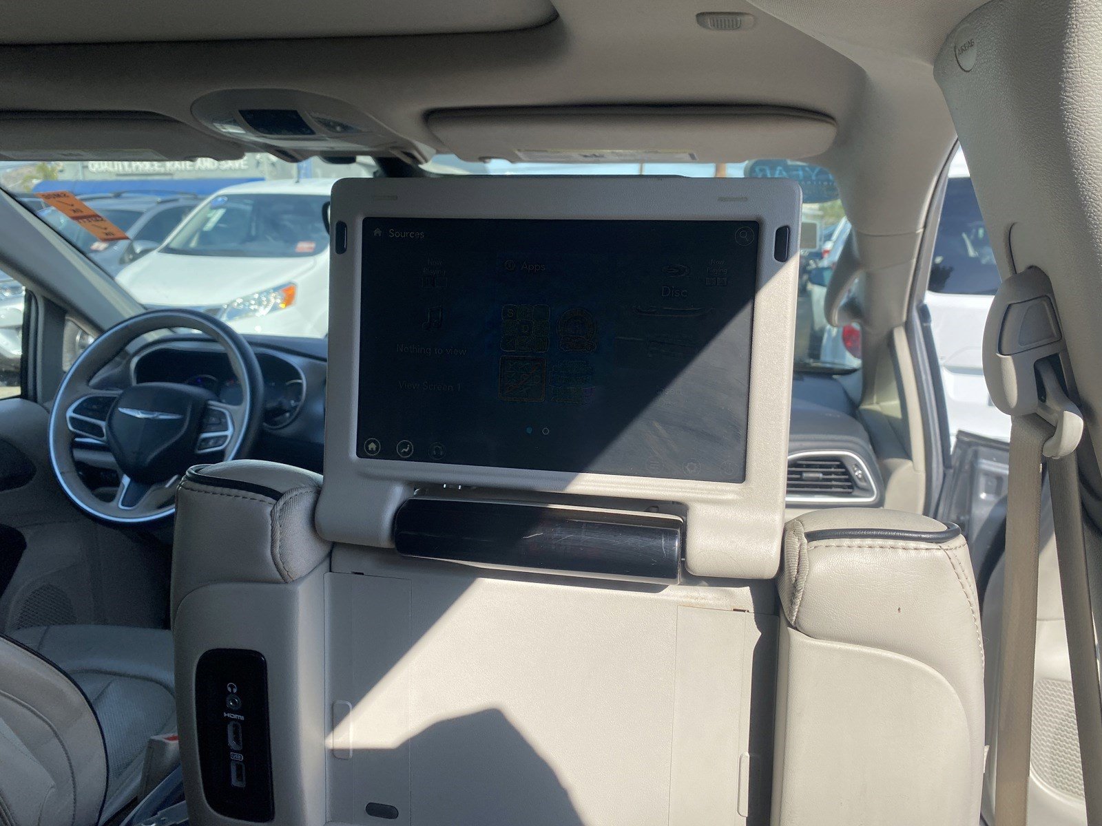Used 2017 Chrysler Pacifica Platinum image 22