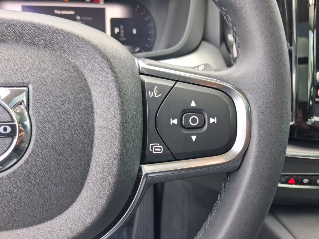 Certified 2024 Volvo XC60 B5 Core AWD/4WD image 20