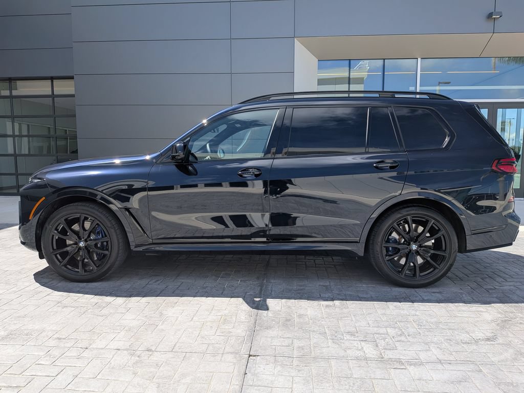 Used 2025 BMW X7 M60i AWD/4WD image 3