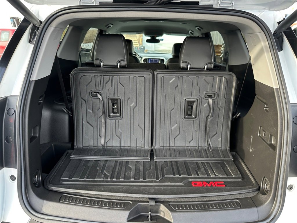Used 2022 GMC Acadia SLT w/ LPO, Floor Liner Package image 26