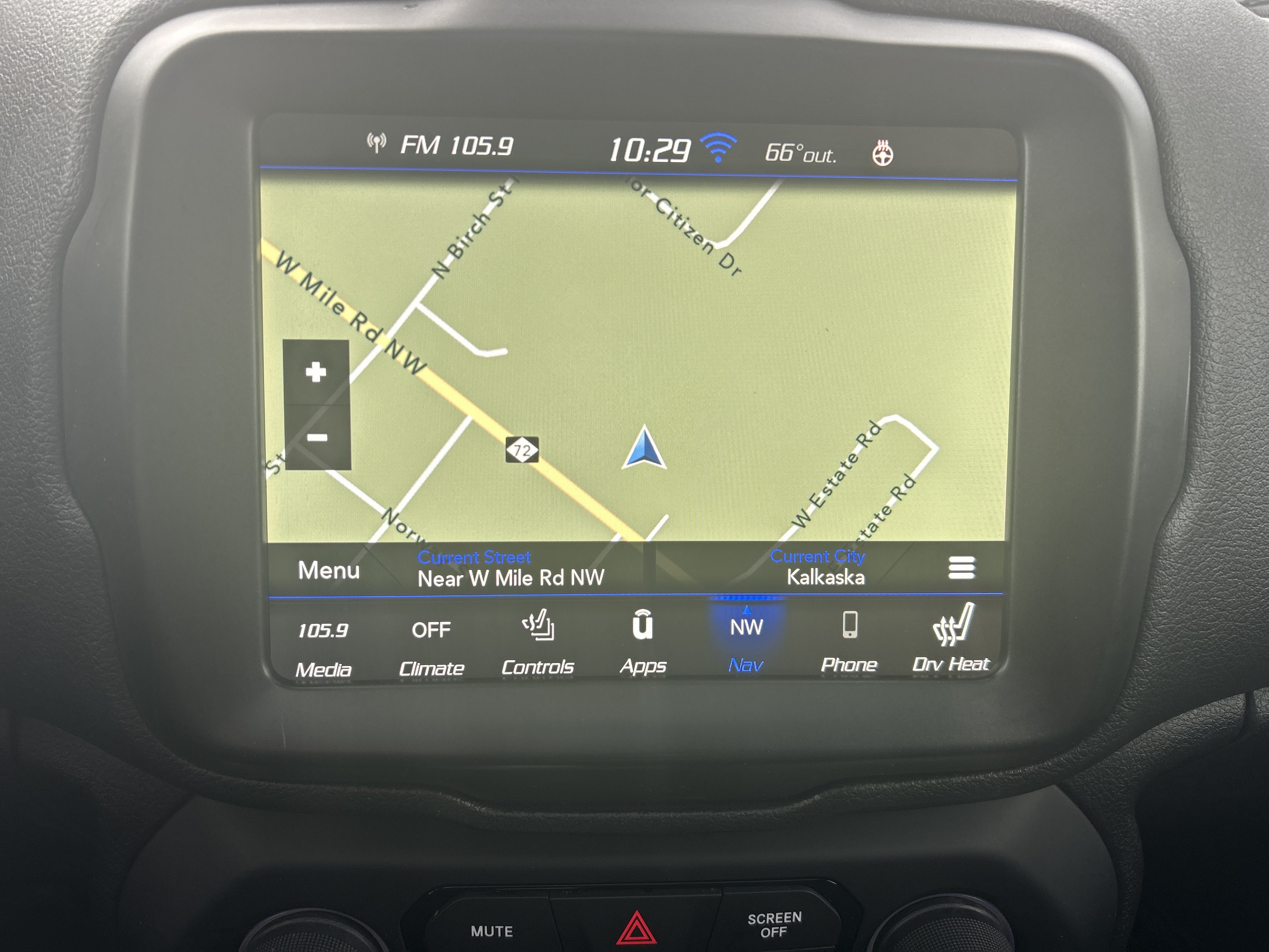Used 2022 Jeep Renegade Altitude w/ Sun/Sound Group AWD/4WD image 17