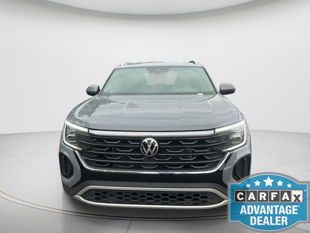 Certified 2026 Volkswagen Atlas Cross Sport SE FWD image 2