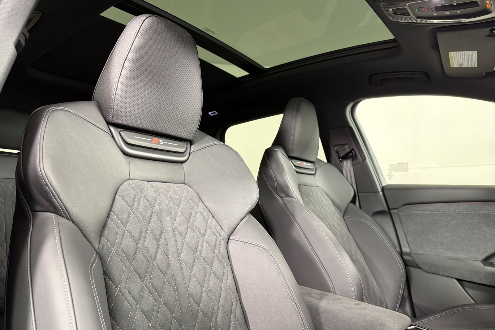New 2027 Audi SQ6 e-tron Premium Plus AWD/4WD image 16