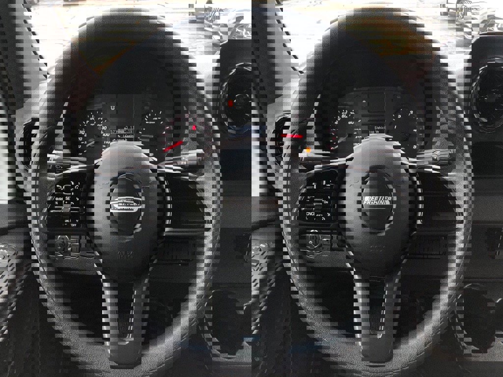 Used 2019 Freightliner Sprinter 2500 w/ Driver Convenience Package image 18