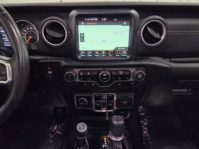 Used 2022 Jeep Wrangler Unlimited Sahara w/ LED Lighting Group AWD/4WD image 27